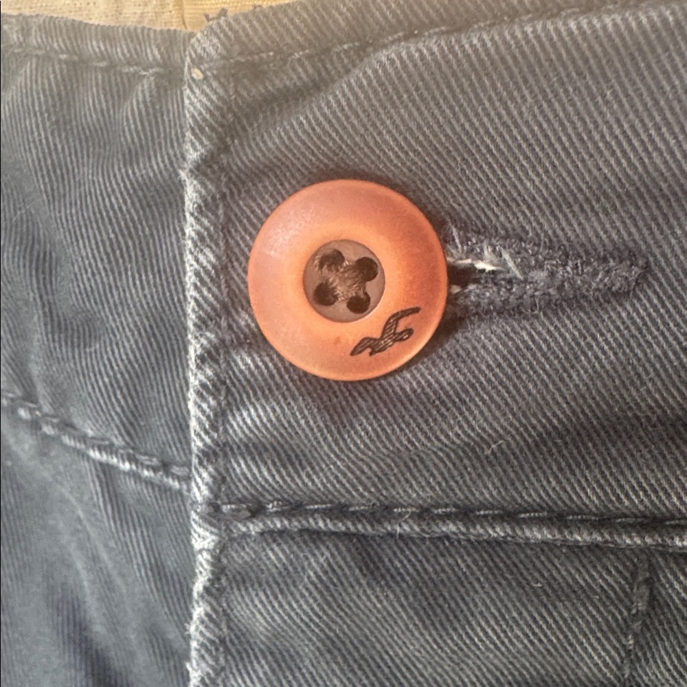 Hollister Men's Chino Shorts,  "Classic Fit" Waist 32 Blue - Picture 6 of 8